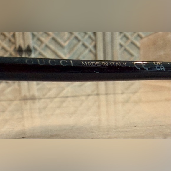 GUCCI Square Black Frame Grey Lenses & ICONIC Gucci Horsebit Hardware. AUTHENTIC - Picture 12 of 17